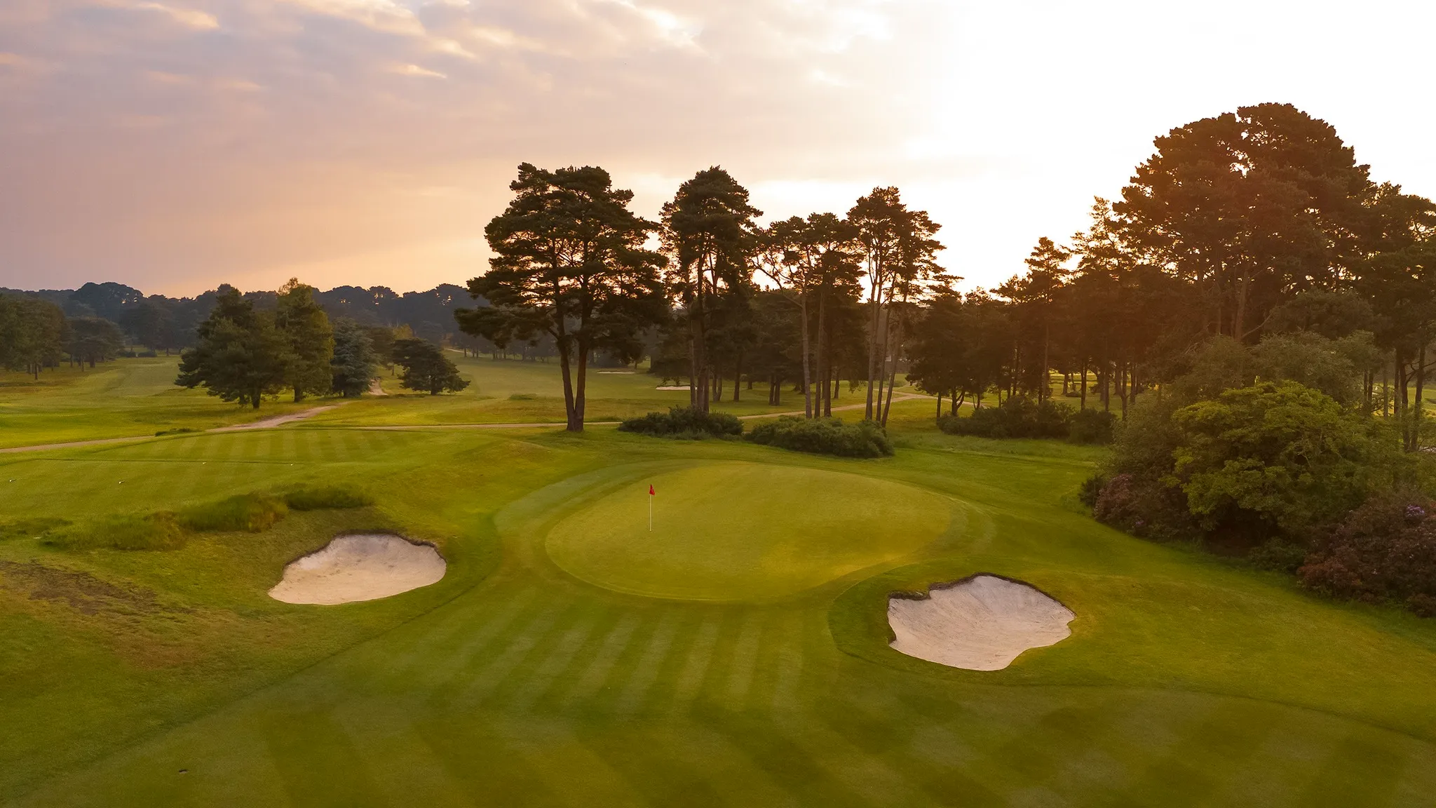 Ferndown Golf Club (Ferndown, Dorset, England) Ferndown Golf Club (Ferndown, Dorset, England), course features and holes