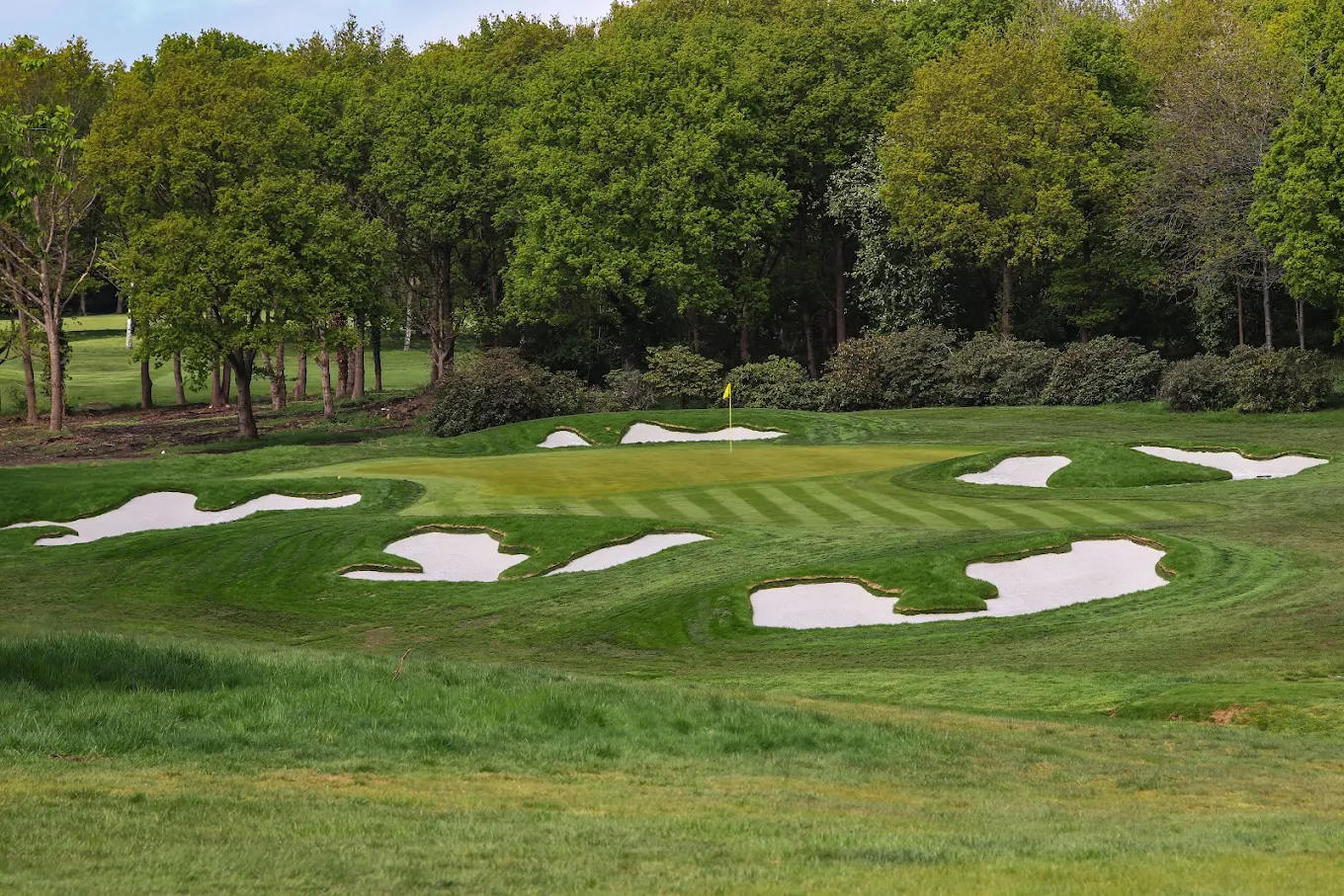 Hadley Wood Golf Club (Hadley Wood, Hertfordshire, England) Hadley Wood Golf Club (Hadley Wood, Hertfordshire, England), course features and holes