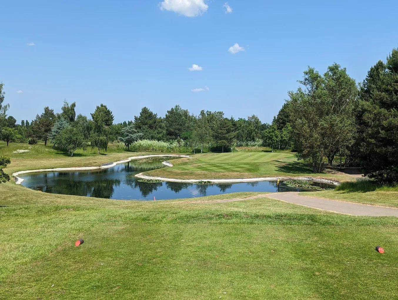 Essendon Country Club Old Course (Essendon, Hertfordshire, England) Essendon Country Club Old Course (Essendon, Hertfordshire, England), course features and holes
