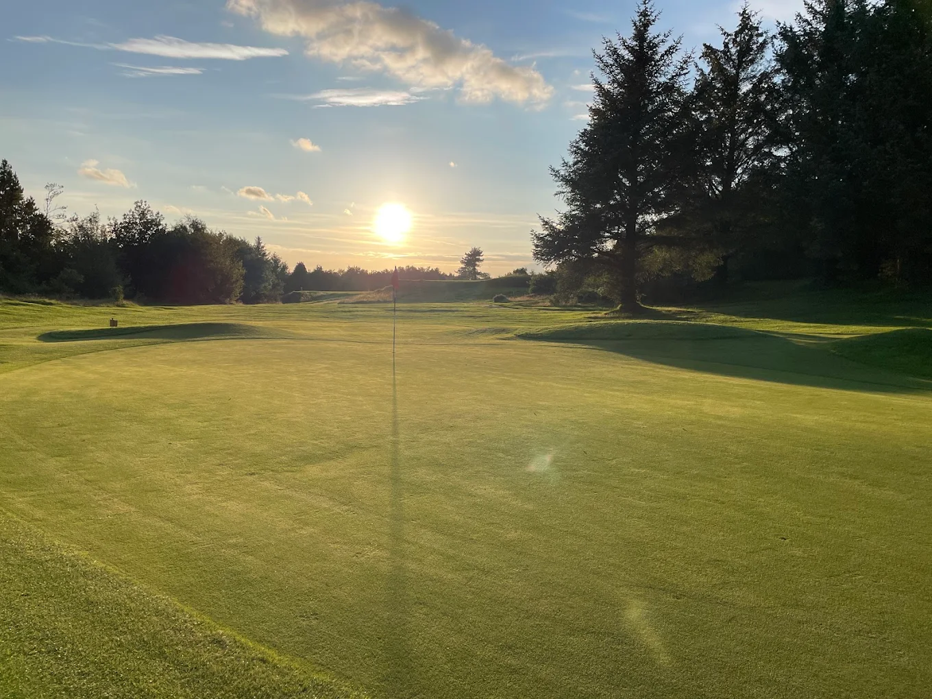 Neath Golf Club (Neath, Neath Port Talbot, Wales) Neath Golf Club (Neath, Neath Port Talbot, Wales), course features and holes